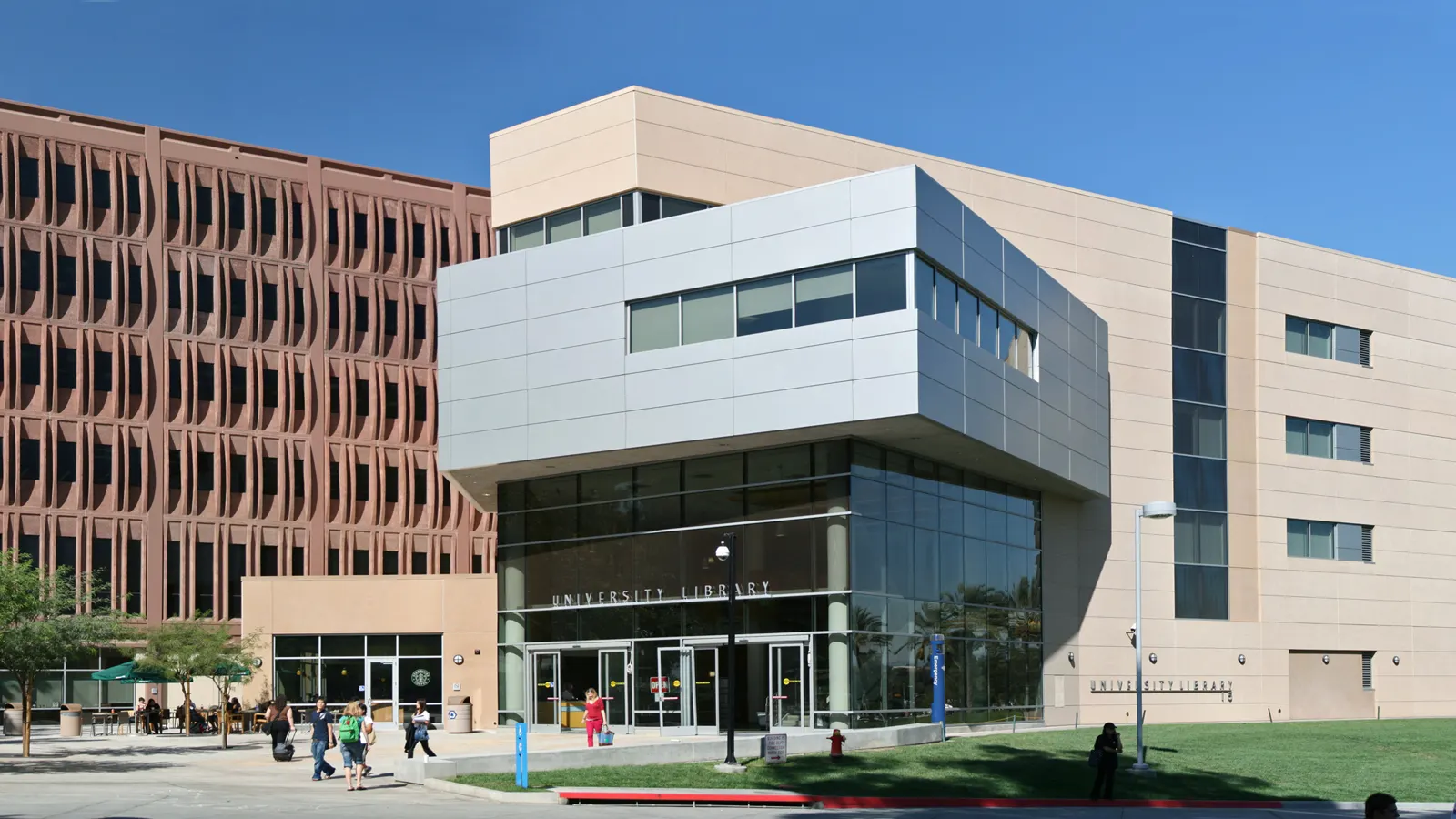 The main entrance of the University Library at Cal Poly Pomona in Pomona, California